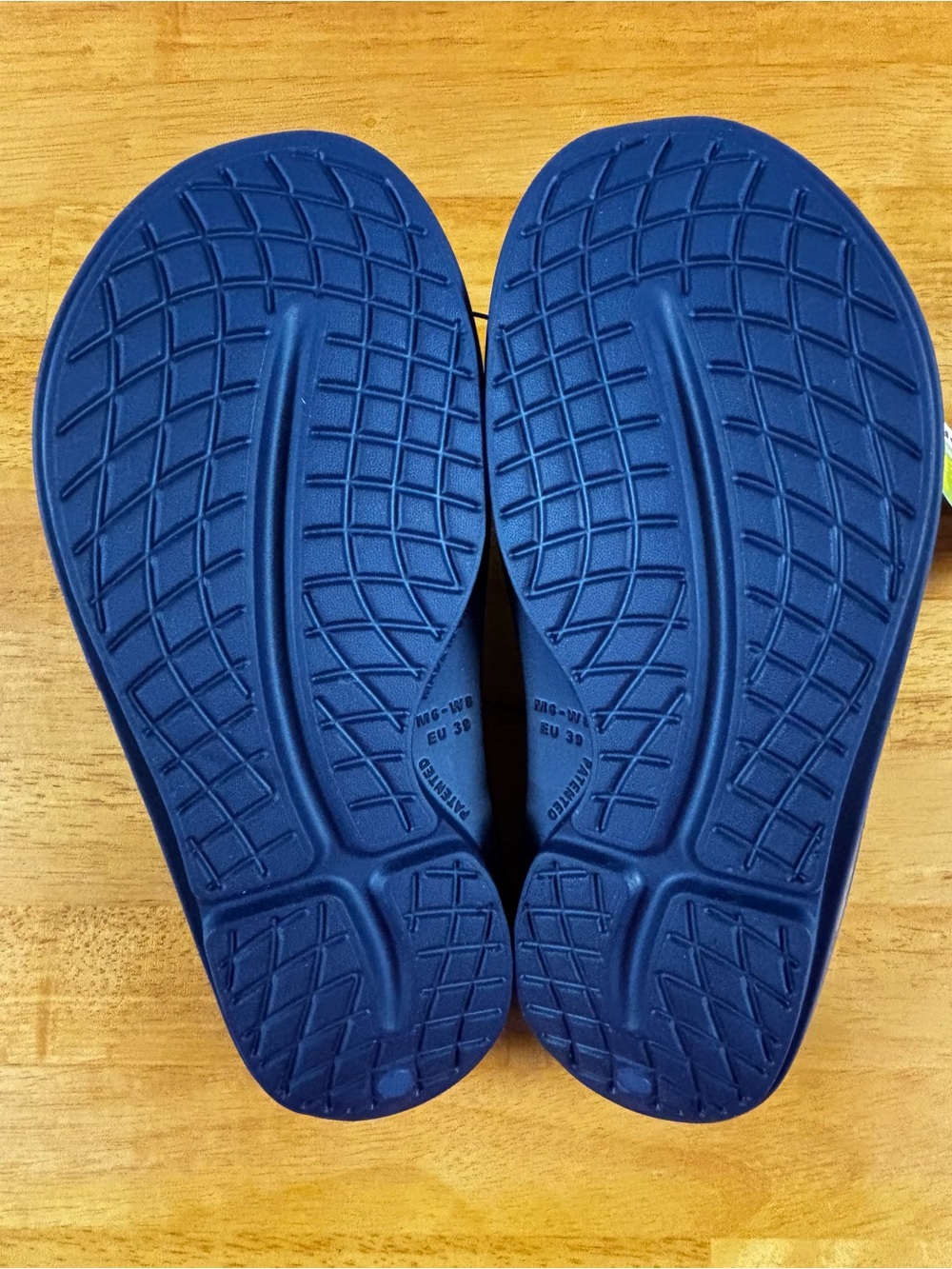 OOFOS Ooahh Navy Blue Slide Sandals Comfort Slip On Women’s 8, Men’s 6 - Picture 7 of 10